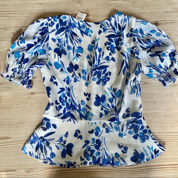 NEW WITH TAGS BLOUSE BY BANANA - GORGEOUS - Picture 2 of 7